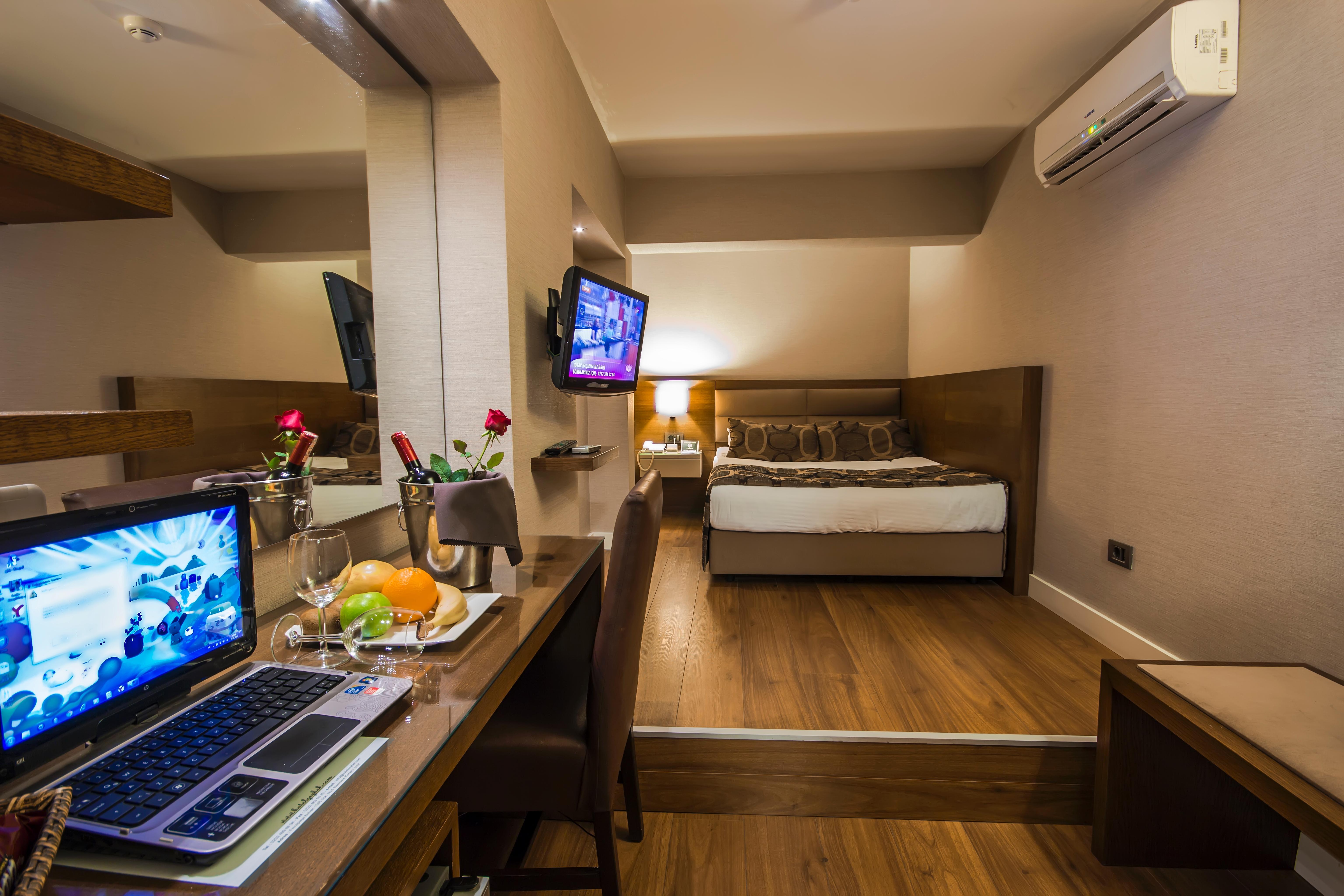 The New Hotel Zeybek İzmir Kültér fotó